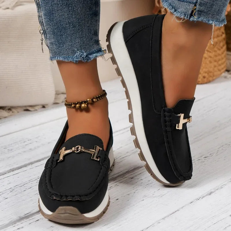 mocassim, mocassim feminino, mocassim em couro, mocassim de couro, mocassim branco, mocassim vermelho, mocassim marrom, mocassim preto, mocassim confortável