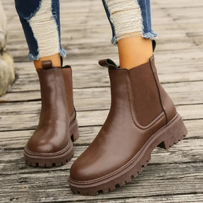 bota feminina, bota preta, bota cinza, bota feminina confortável, bota com forro, bota de pelúcia, bota com pelúcia, bota com lã, bota de camurça preta, bota de camurça, bota cano curto, bota inverno 2024, bota couro, bota preta, bota bege