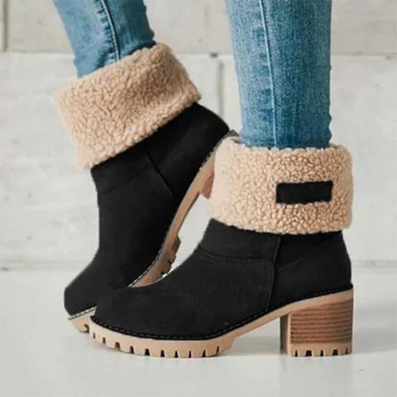 bota feminina, bota preta, bota cinza, bota feminina confortável, bota com forro, bota de pelúcia, bota com pelúcia, bota com lã, bota de camurça preta, bota de camurça, bota impermeável, bota impermeável cano curto, bota pelúcia cano curto